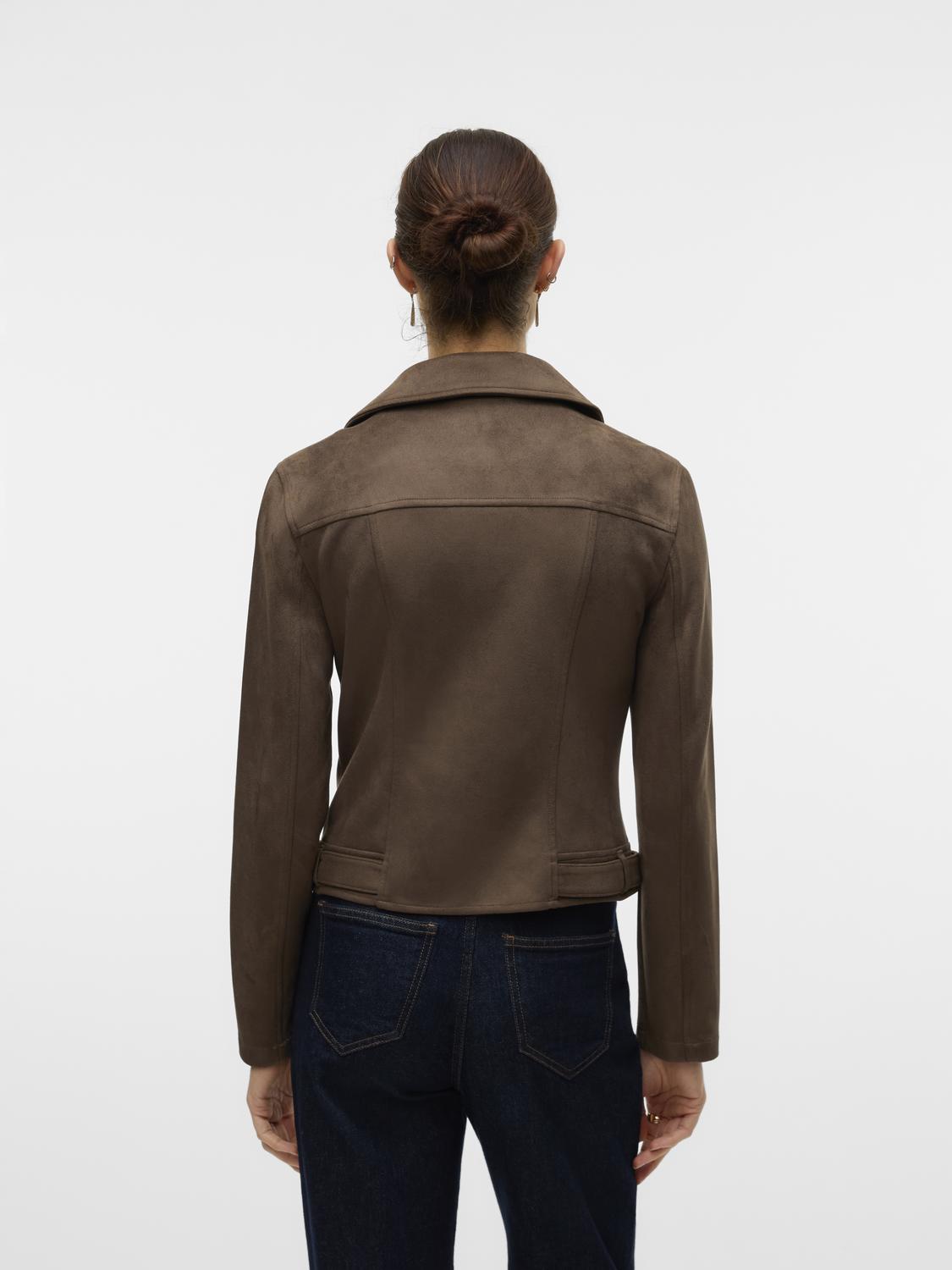 model_shot-back